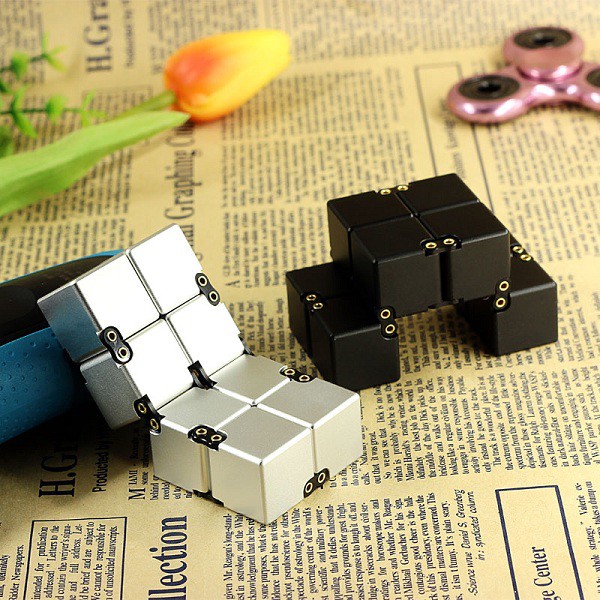 Qùa lưu niệm khối vuông xả stress Infinity Cube - Quà tặng bạn bè, các em nhỏ - [MIỄN PHÍ GÓI QUÀ - TẶNG THIỆP ]