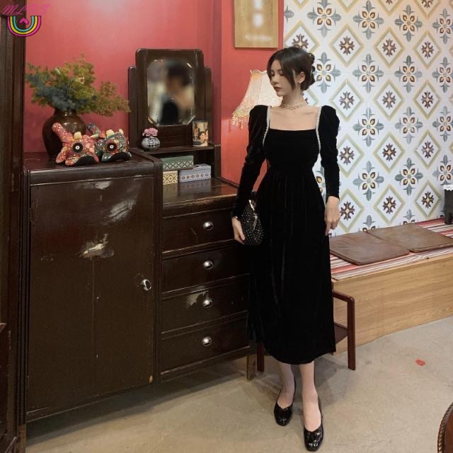 Đầm Nhung Dáng Dài Cổ Vuông Tay Dài Màu Trơn Eo Cao Thời Trang Thu Đông Dành Cho Nữ