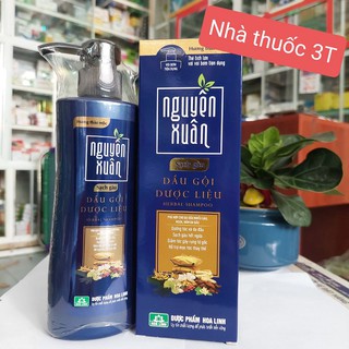 Dầu gội Dược liệu Nguyên Xuân Sạch gàu, dùng cho tóc gàu và ngứa da đầu. Chai vòi 250ml.