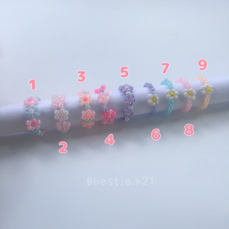 Nhẫn hạt hoa cúc daisy nhiều màu pastel rực rỡ lấp lánh
