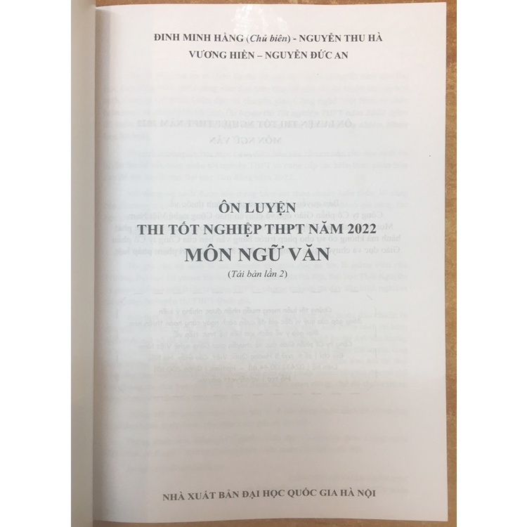 Sách - Ôn Luyện Thi Tốt Nghiệp THPT Năm 2022 Môn Ngữ Văn