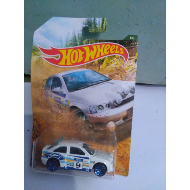 Xe Hotwheels Ford Escort
