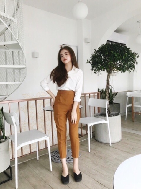 Baggy lửng màu nâu và kem