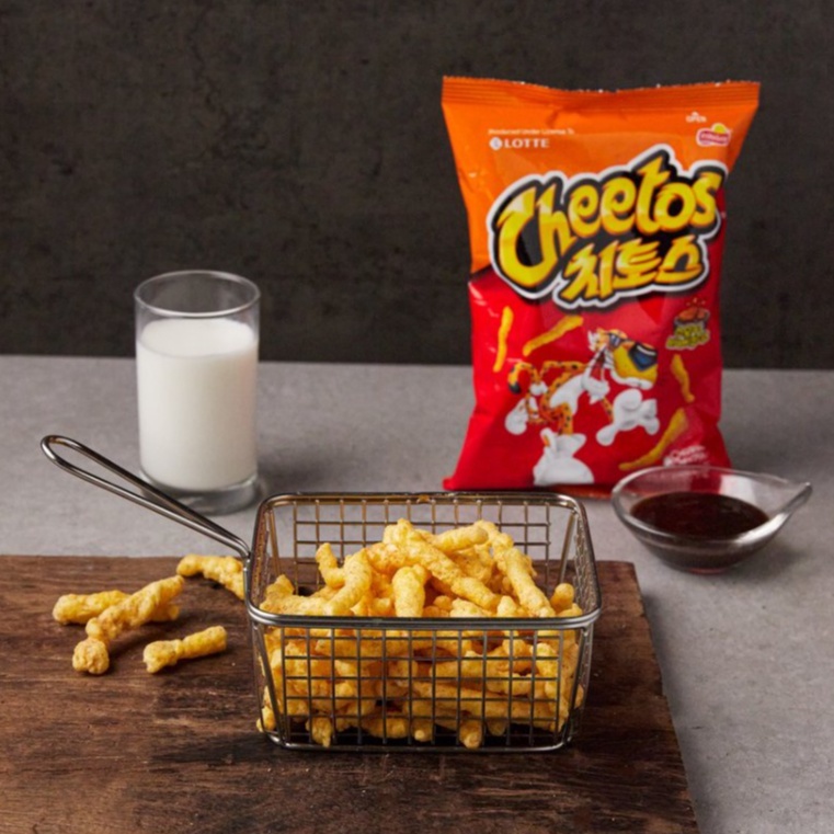 Snack Cheetos vị sườn nướng BBQ, bim bim que ăn vặt cay giòn Lotte Hàn Quốc 82g - 89936