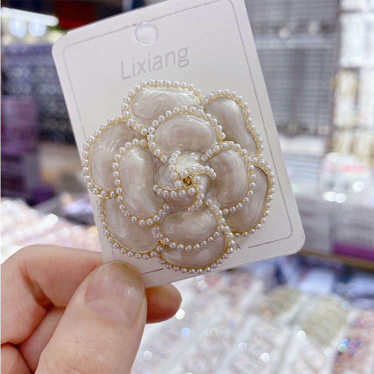 Ghim cài áo hình hoa trà đính ngọc trai giả sang trọng thời trang