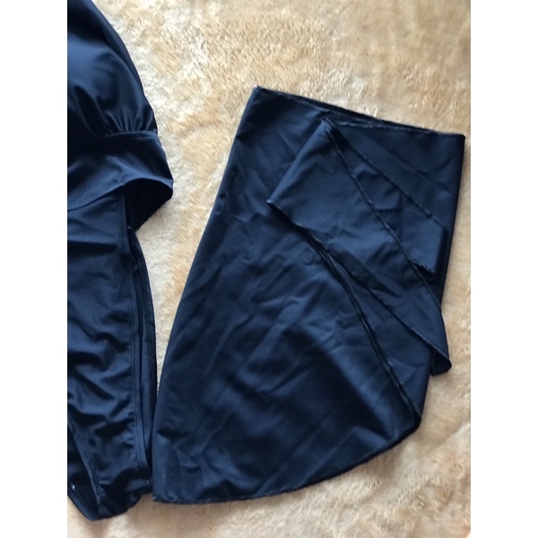 Set Bikini liền mảnh, đồ bơi nữ đi biển sexy kèm khăn choàng che mông.