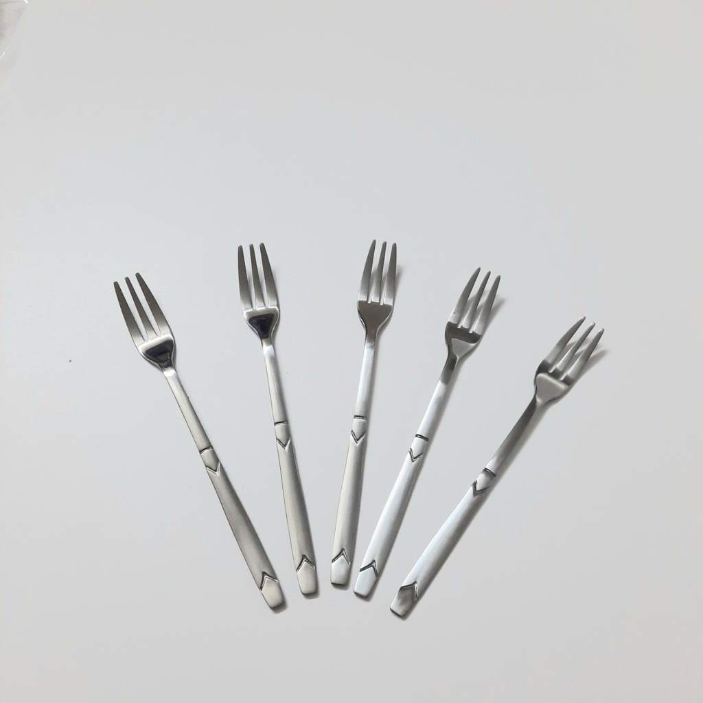 Dĩa inox loại nhỏ dùng để ăn hoa quả dài 13.5 cm