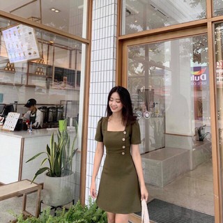 Đầm nữ cổ vuông cúc