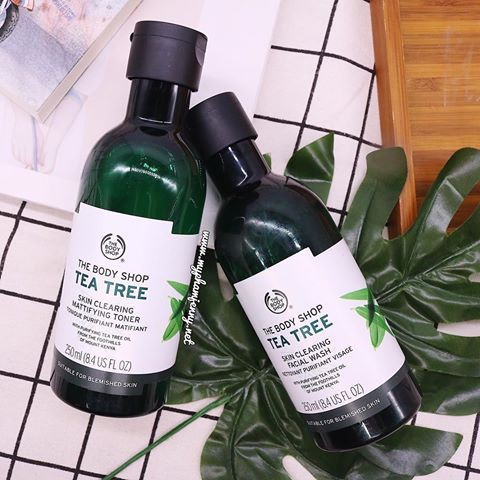 Nước hoa hồng The Body Shop Tea Tree Skin Clearing Mattifying Toner 250ml