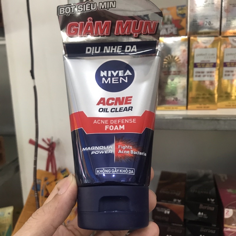 Sữa Rửa Mặt NIVEA MEN Giảm Nhờn Mụn (100G)
