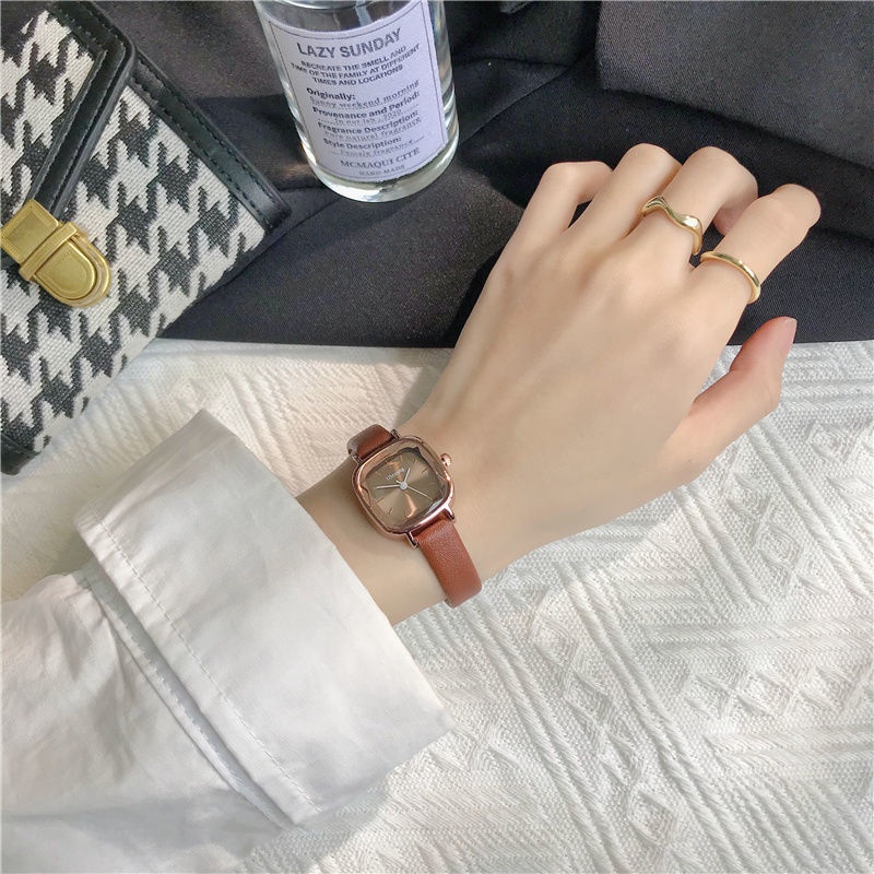 Đồng Hồ Đeo Tay Winner Mặt Vuông Nhỏ Chống Thấm Nước Phong Cách Retro Chất Lượng Cao Cho Nữ one