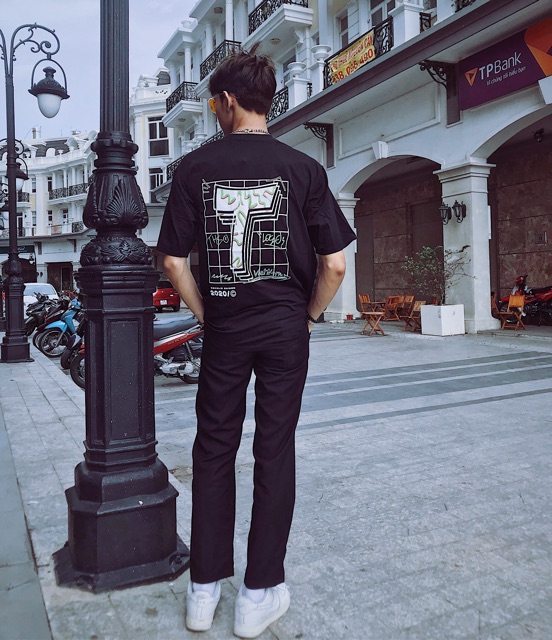 [TeeHolic] Áo Thun Unisex Big Logo TeeHolic - Màu Vàng &amp; Đen