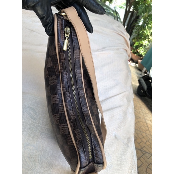 Túi chuẩn si,túi qua sử dụng, khách vui lòng xem hình nếu muốn biết thêm thông tin sản phẩm mời khách vô chat nhé.Thanks