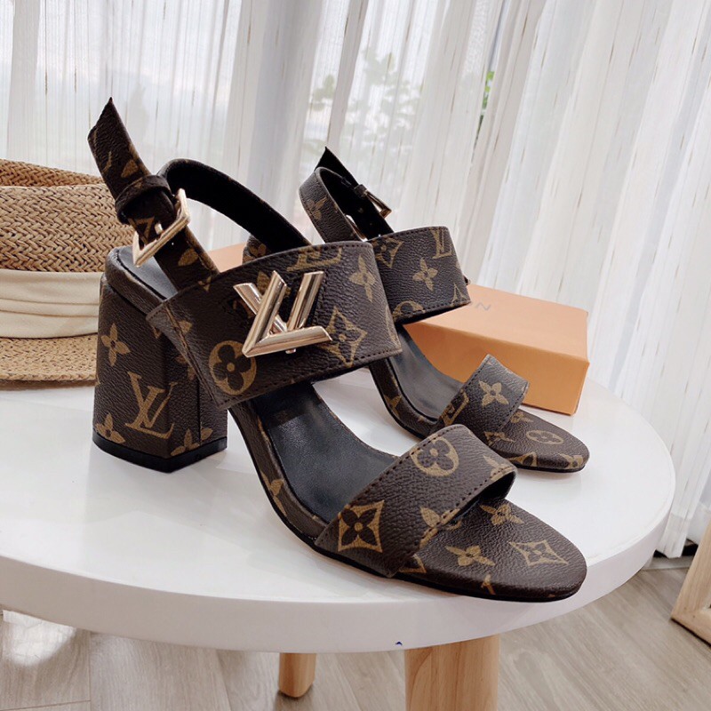 Sandal lv super #470k Full Sz:35- 38 full box bill