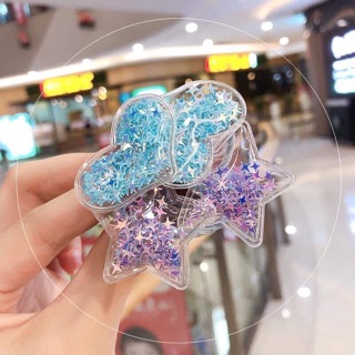 Chun cột tóc nhũ sao cho bé gái