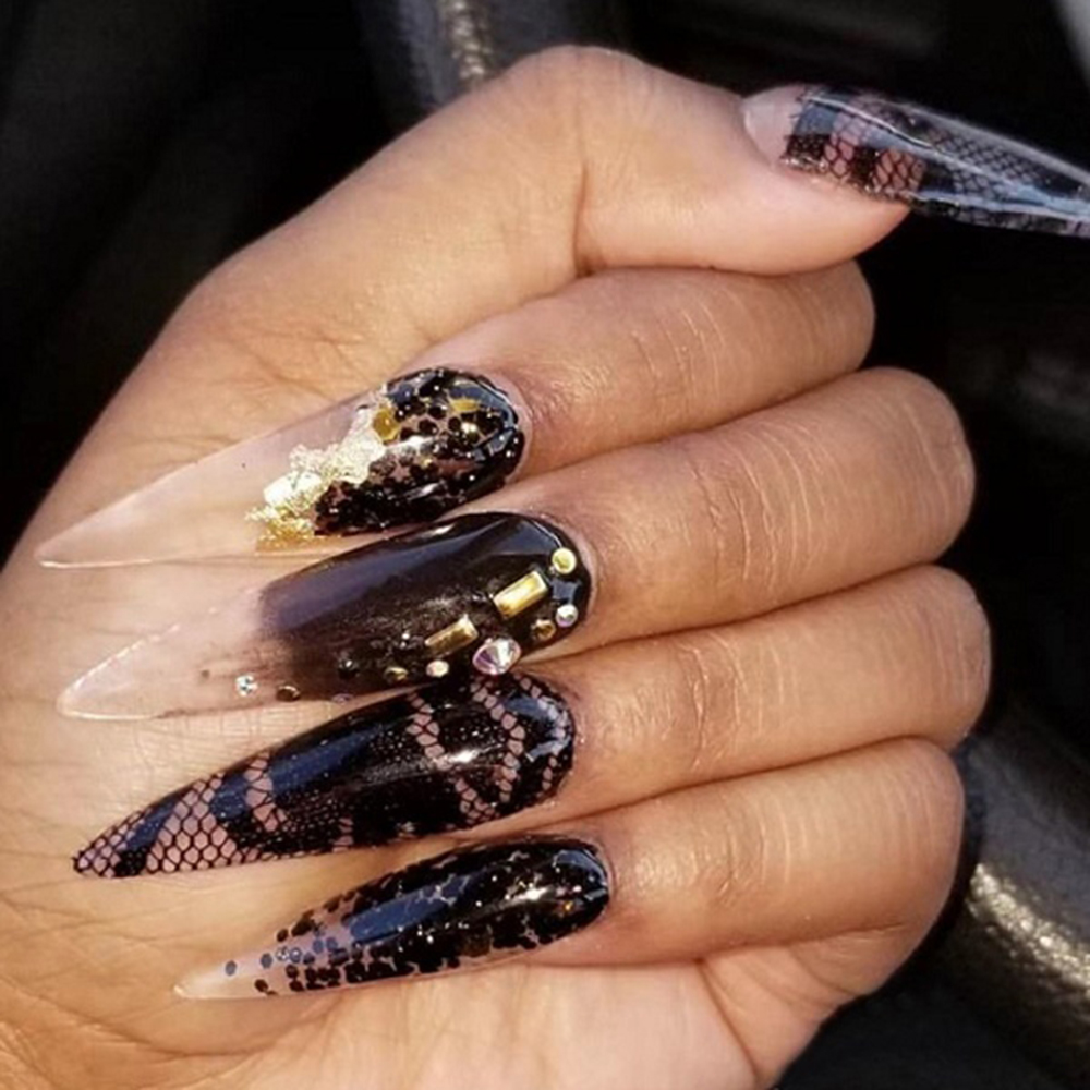 [Hàng mới về] Bộ 16 miếng dán trang trí móng tay họa tiết ren hoa trắng đen độc đáo