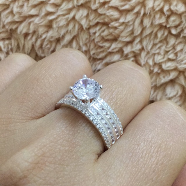 Nhẫn đá cao Nmj đính đá 2 đai cực đẹp