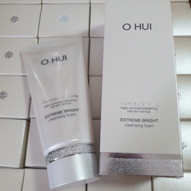 sữa rửa mặt Ohui White Extreme Cleansing Foam cho da trắng sáng 160ml