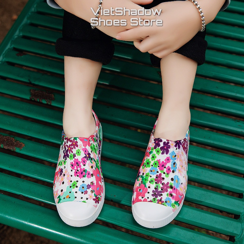 Giày nhựa trẻ em WNC Native in họa tiết hoạt hình mẫu mới 2022  thoáng khí chống trượt