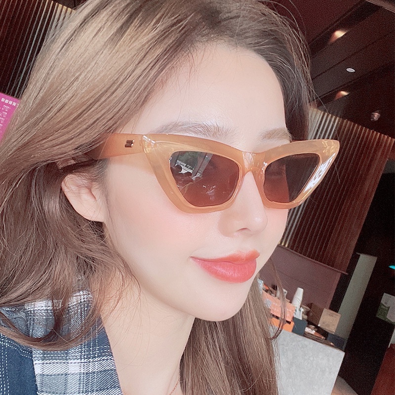 Kính Mát Mắt Mèo Gọng Nhỏ Chống Tia UV Thời Trang Retro Cho Nữ