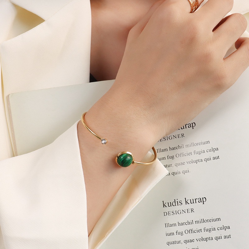 Vòng Tay Nữ Titan Ko Han Rỉ TT 3785