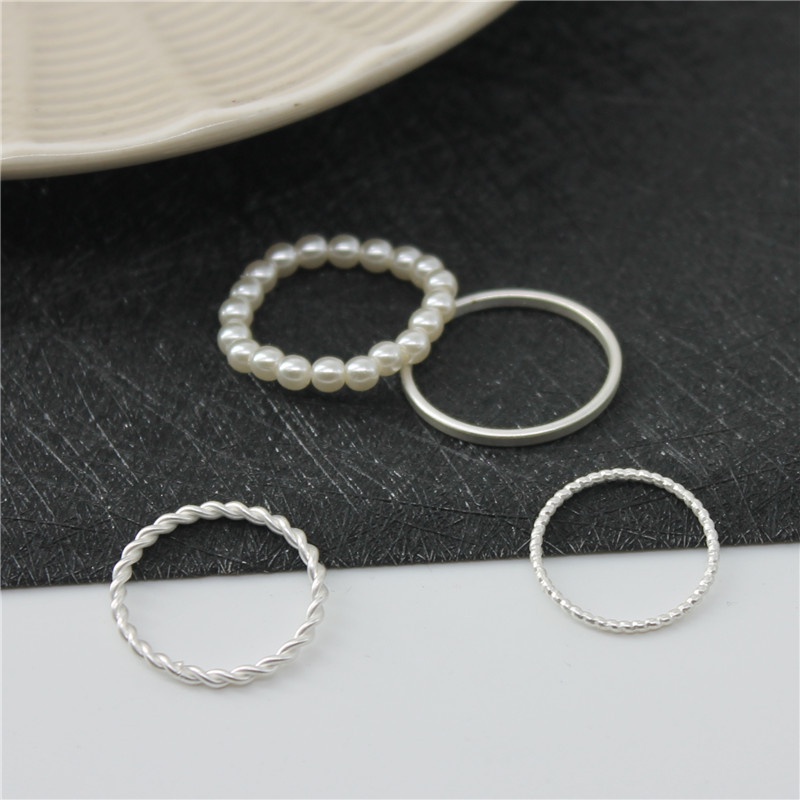 Bộ Nhẫn Đính Ngọc Trai Thời Trang