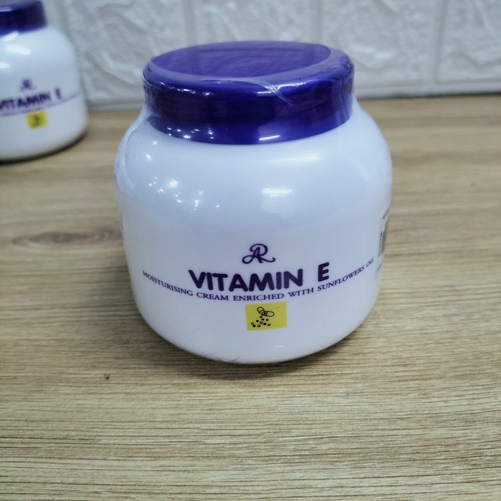 Kem Dưỡng Ẩm Vitamin E Thái Lan Aron 200g