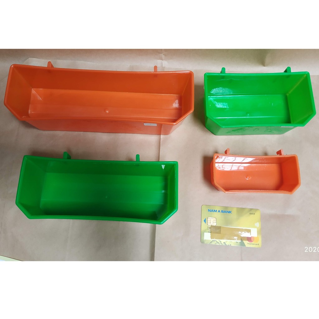 F02 - 10 cái Máng Nhựa Đựng Thức Ăn, Nước Uống Cho Gà, Chim, bồ câu 20cm