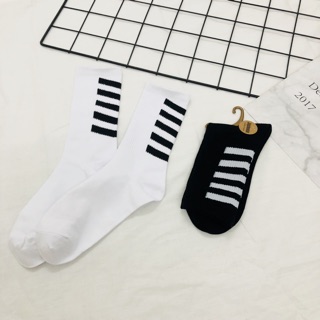 Vớ off white sau gót chân