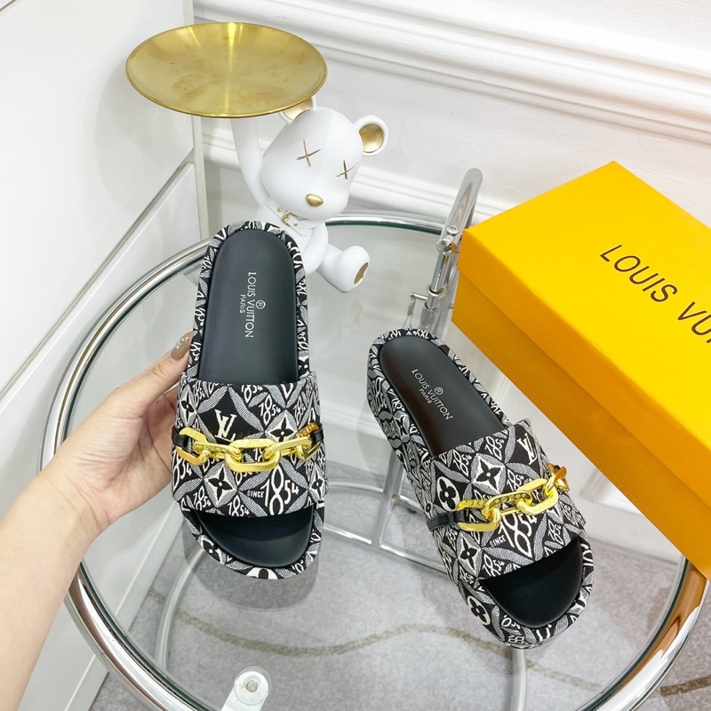 Dép xuồng hoạ tiết quai ngang xích