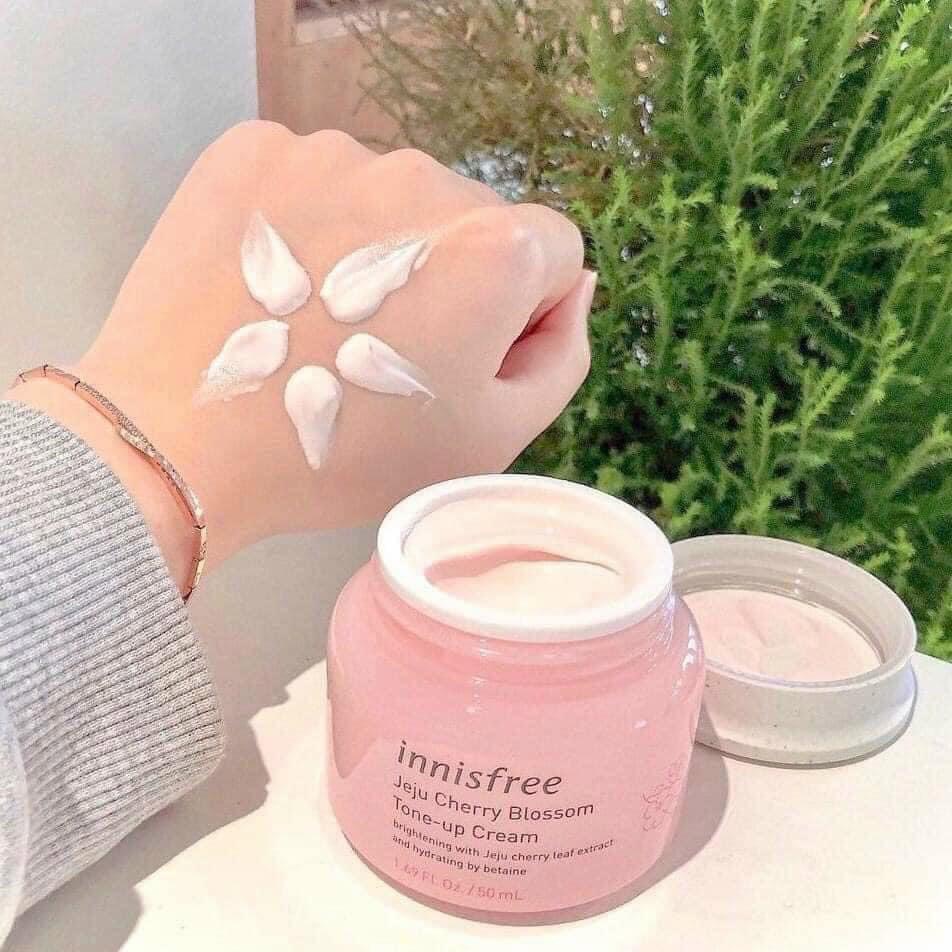 Kem Dưỡng Innisfree Jeju Cherry Blossom Dưỡng Trắng Tone Up Cream Hàn Quốc - 50ml