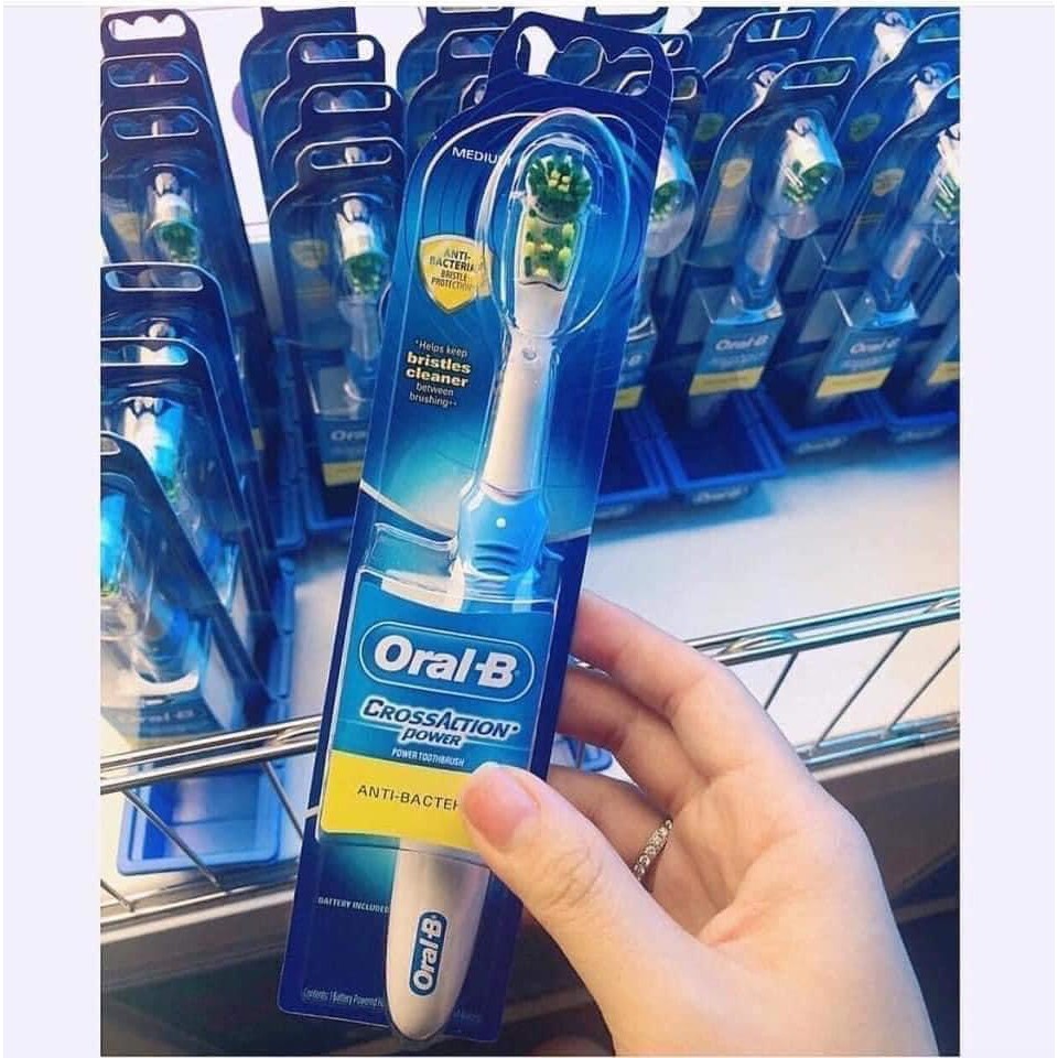 BÀN CHẢI ORALB CROSS ACTION POWER WHITENING