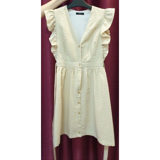 Pass váy Marc vàng size S mới 90%