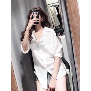 Áo sơ mi trắng oversize