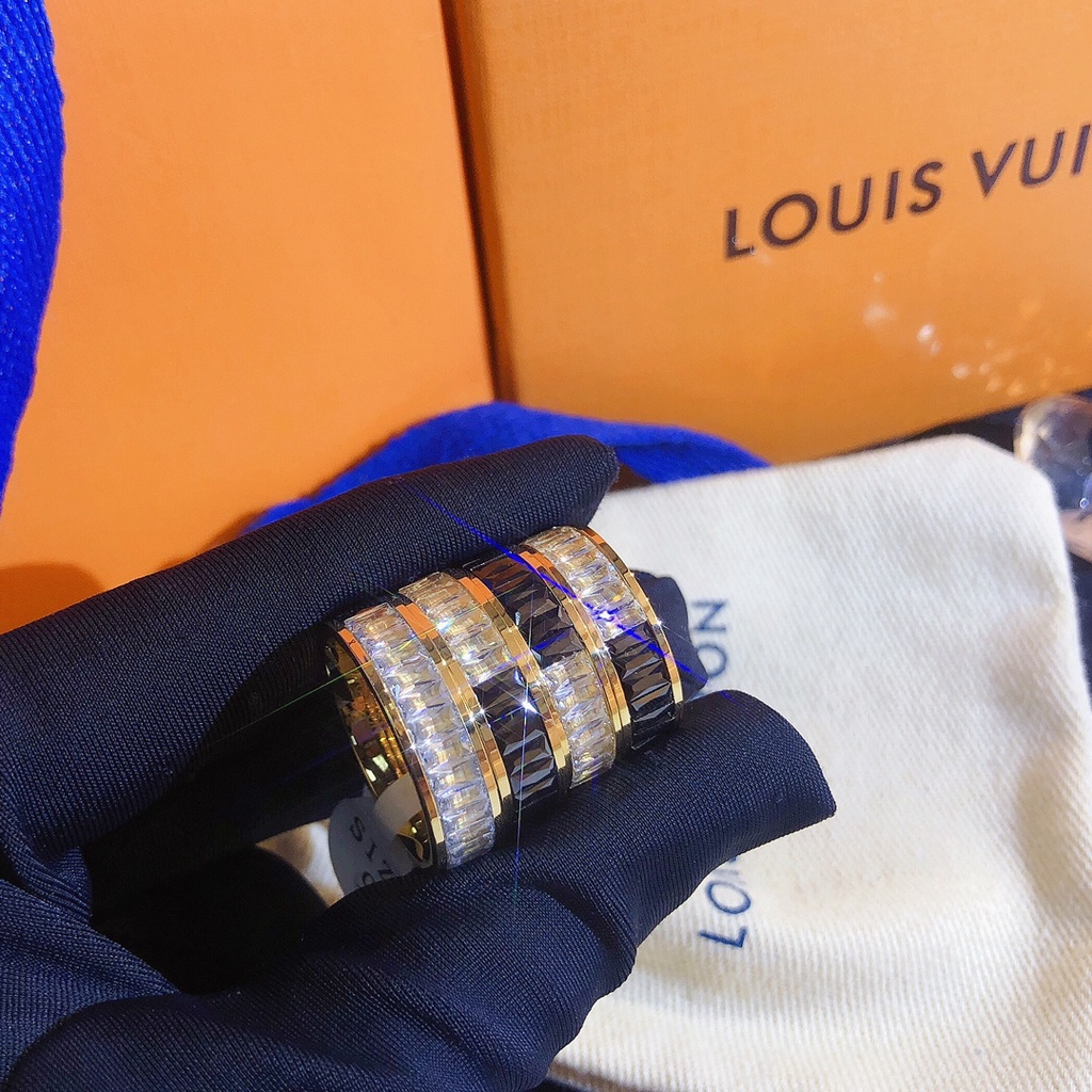 Lv Nhẫn Thép Titan Đính Đá Kim Cương Vuông Sang Trọng Hợp Thời Trang