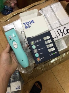 Tông Đơ Cắt Tóc Cho Bé