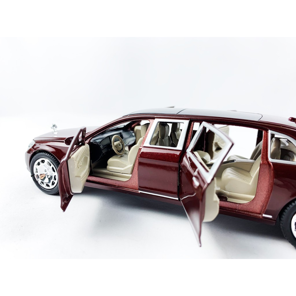 Xe mô hình tỉ lệ 1:24, mô hình xe sang Maybach S600, mở 6 cửa, có đèn, chất liệu hợp kim