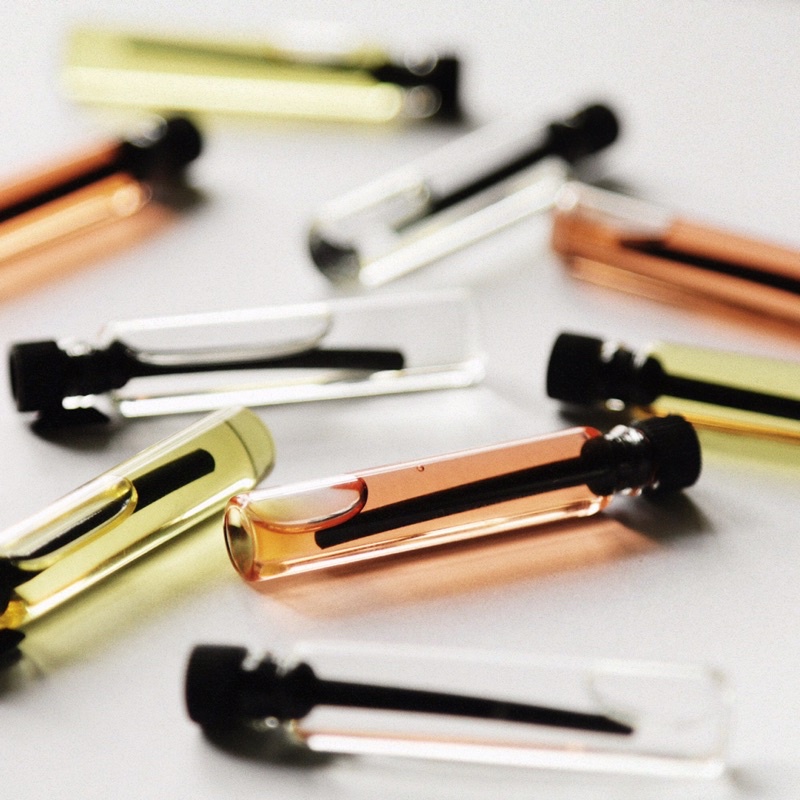 Mẫu Thử Nước Hoa Tinh Dầu SKINLAX 2ml