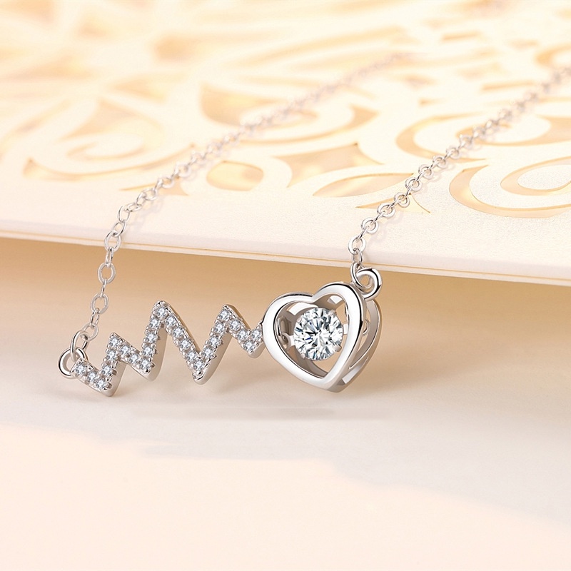 Vòng cổ Thép Titan Mạ Bạc S925 Mặt Trái Tim Đính Đá Cao Cấp
