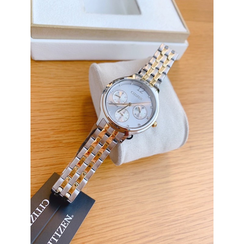 Đồng hồ nữ Citizen Women's Quartz Two-Tone Swarovski Crystal Accent ED