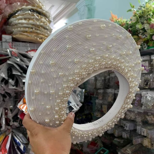 Khăn trắng 30 vòng và 25 vòng điểm hạt