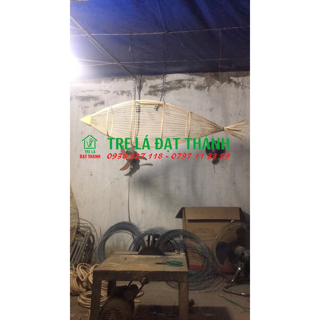 Lồng đen mây tre đan trang trí quán ăn hải sản, đèn tre hình con cá