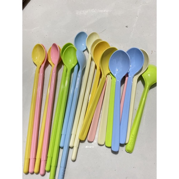 Thìa nhựa phíp cho bé (giao màu ngẫu nhiên)