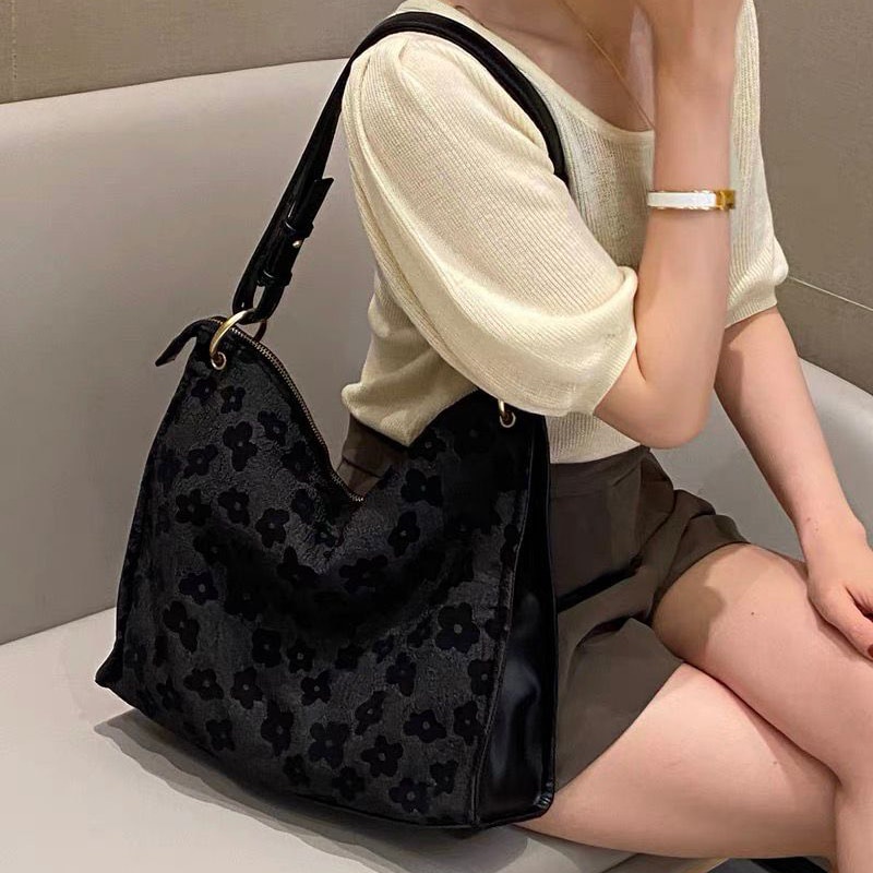 Túi đeo vai JASMIN NOIR dáng vuông cỡ lớn thiết kế giản đơn duyên dáng dành cho nữ