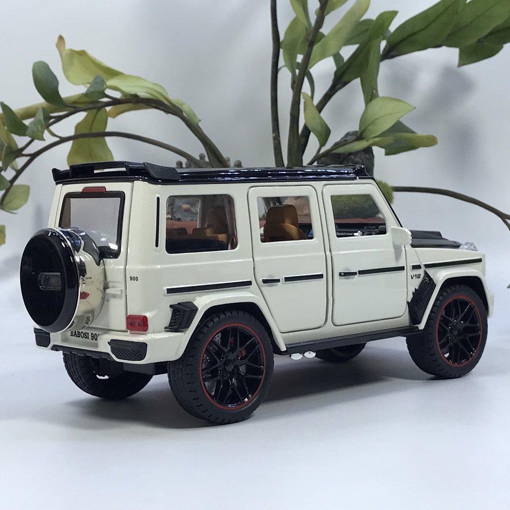 Mô hình xe ô tô Mercedes G900 Brabus V12 tỷ lệ 1:22 bằng kim loại mới ra mắt