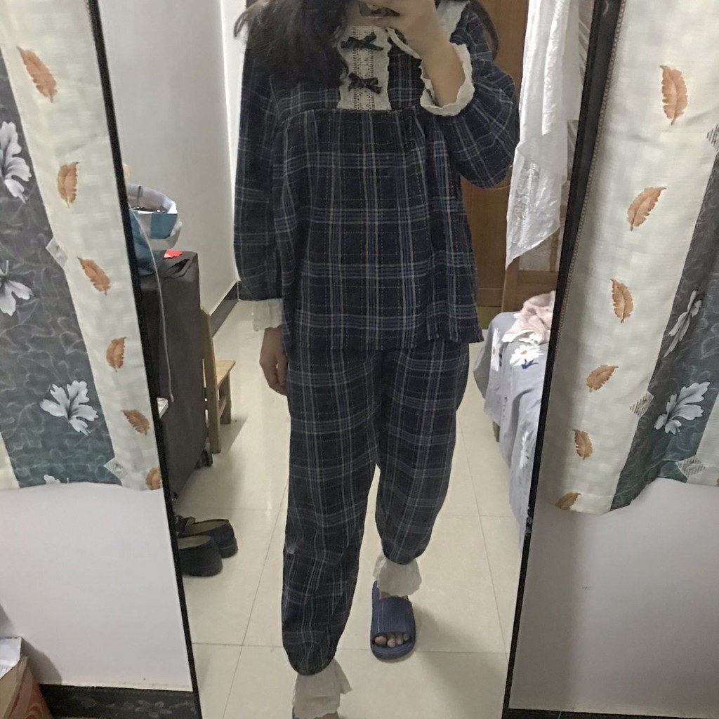 Bộ đồ ngủ tay dài phối sọc ca rô trẻ trung cho phái nữ