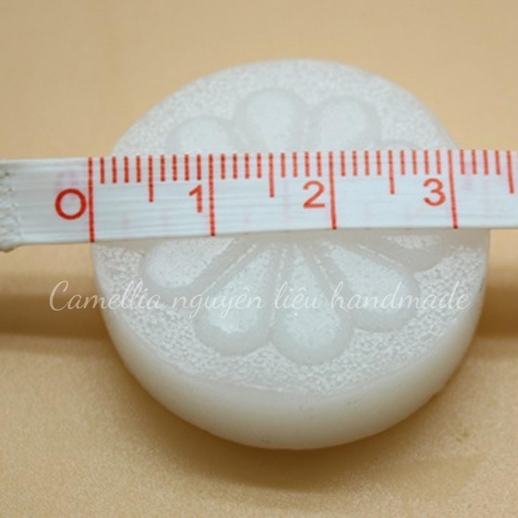 Sáp Hoa Mai Vuốt Chỉ Thêu Giúp Chỉ Không Bị Xù Và Rối