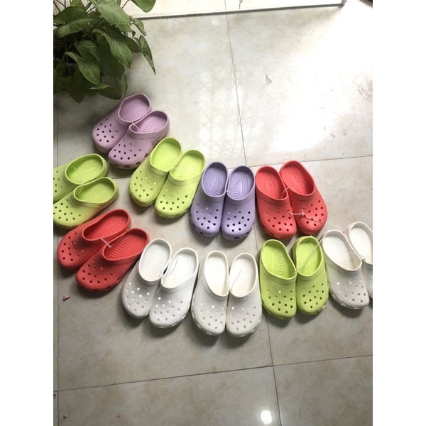 Dép sục crocs xuất dư xịn hàng lỗi nhẹ và chưa gắn quai