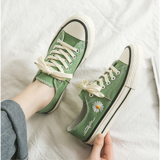 Giày thể thao nữ CV classic cổ thấp thêu hoa cúc nhí | BigBuy360 - bigbuy360.vn