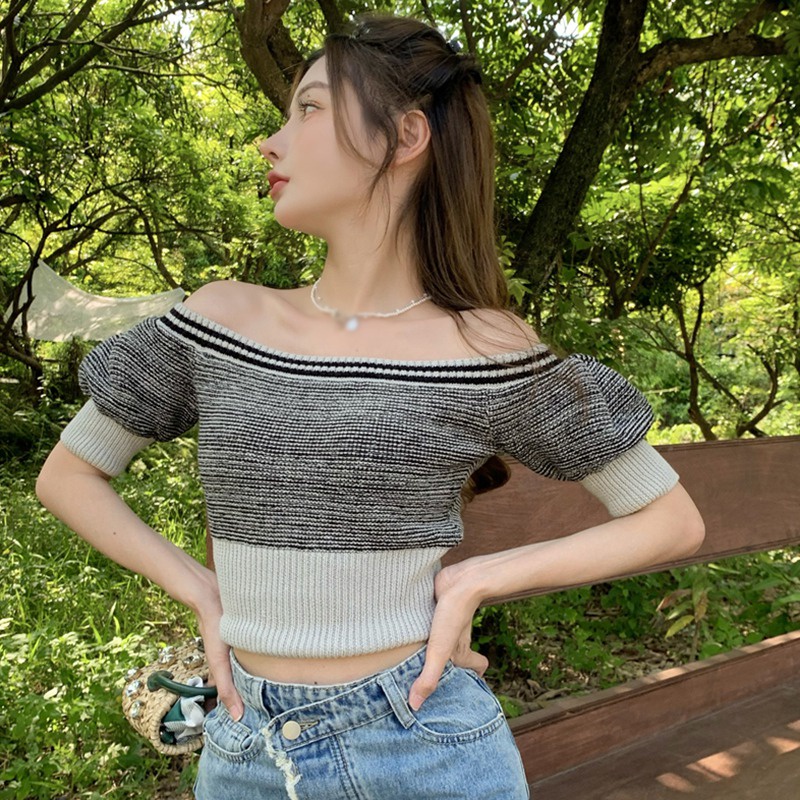 Áo Thun Tay Ngắn Hở Vai Màu Sắc Tương Phản Thời Trang Cho Nữ
